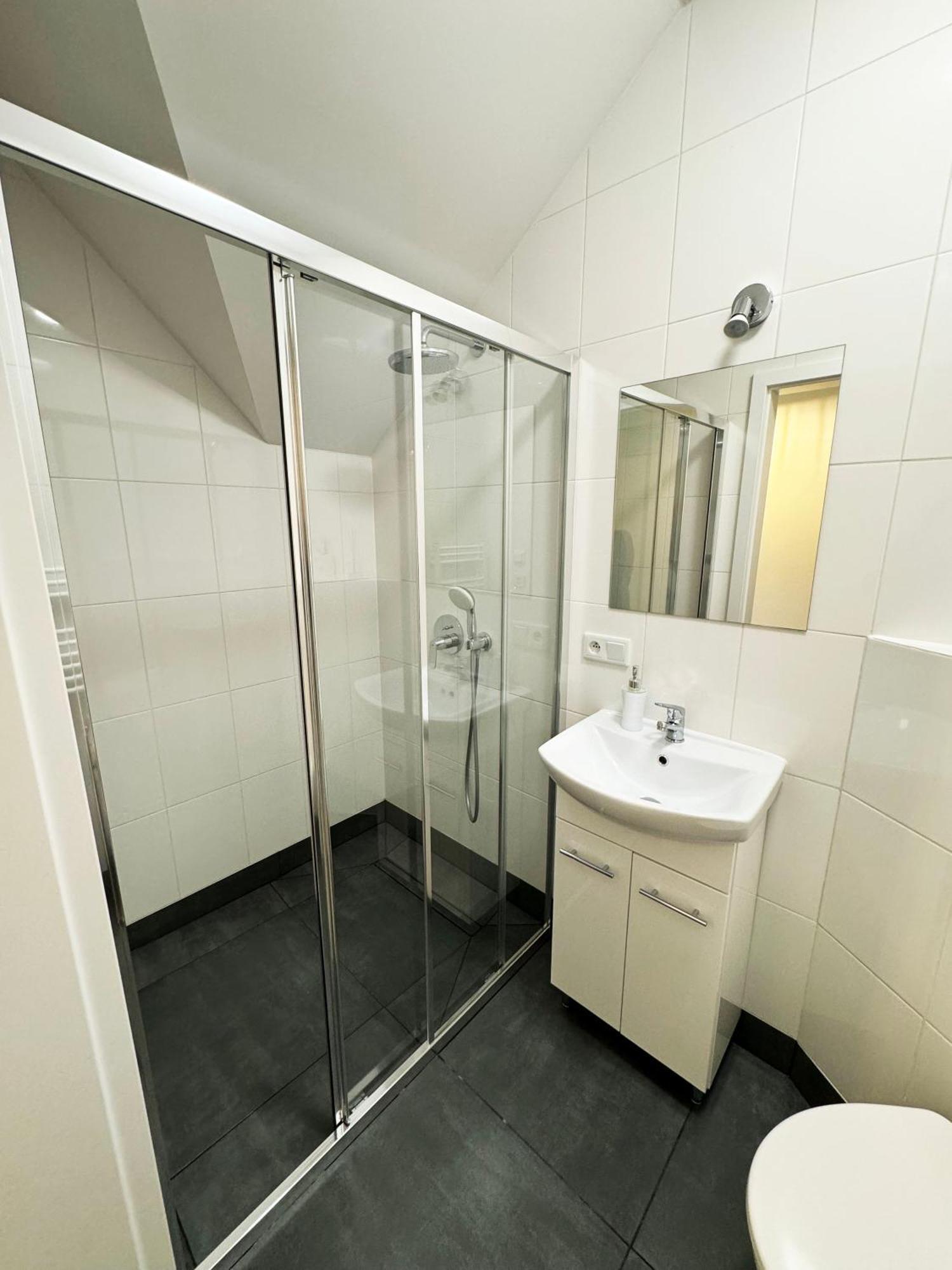 Koszecin Pokoje Pod Palacem الغرفة الصورة